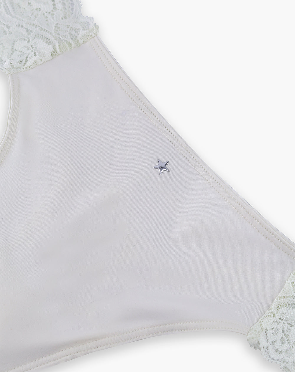 Panty brasilero en punto tiro medio vainilla