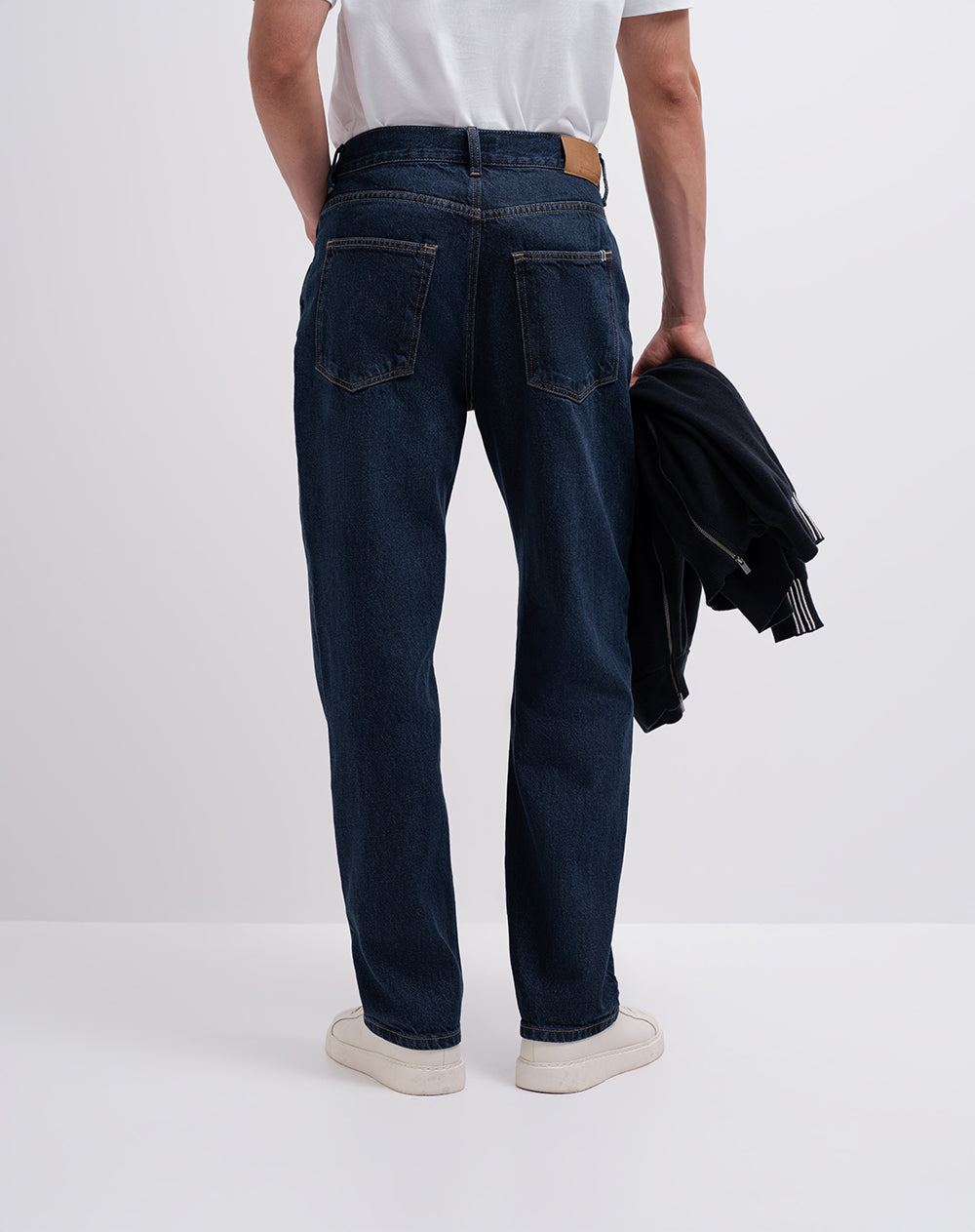 Jean recto índigo oscuro hombre