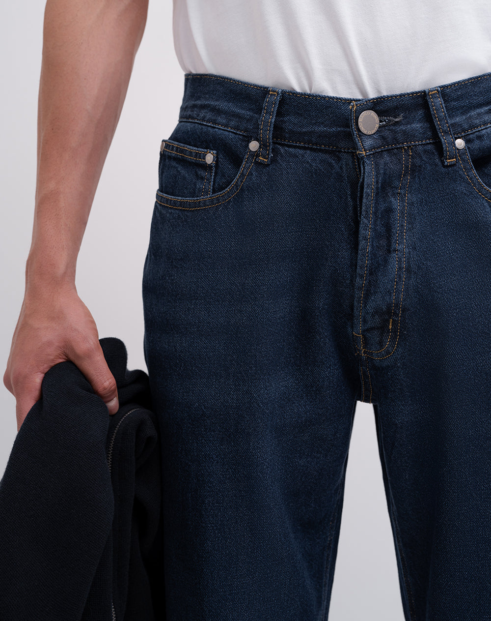 Jean recto índigo oscuro hombre