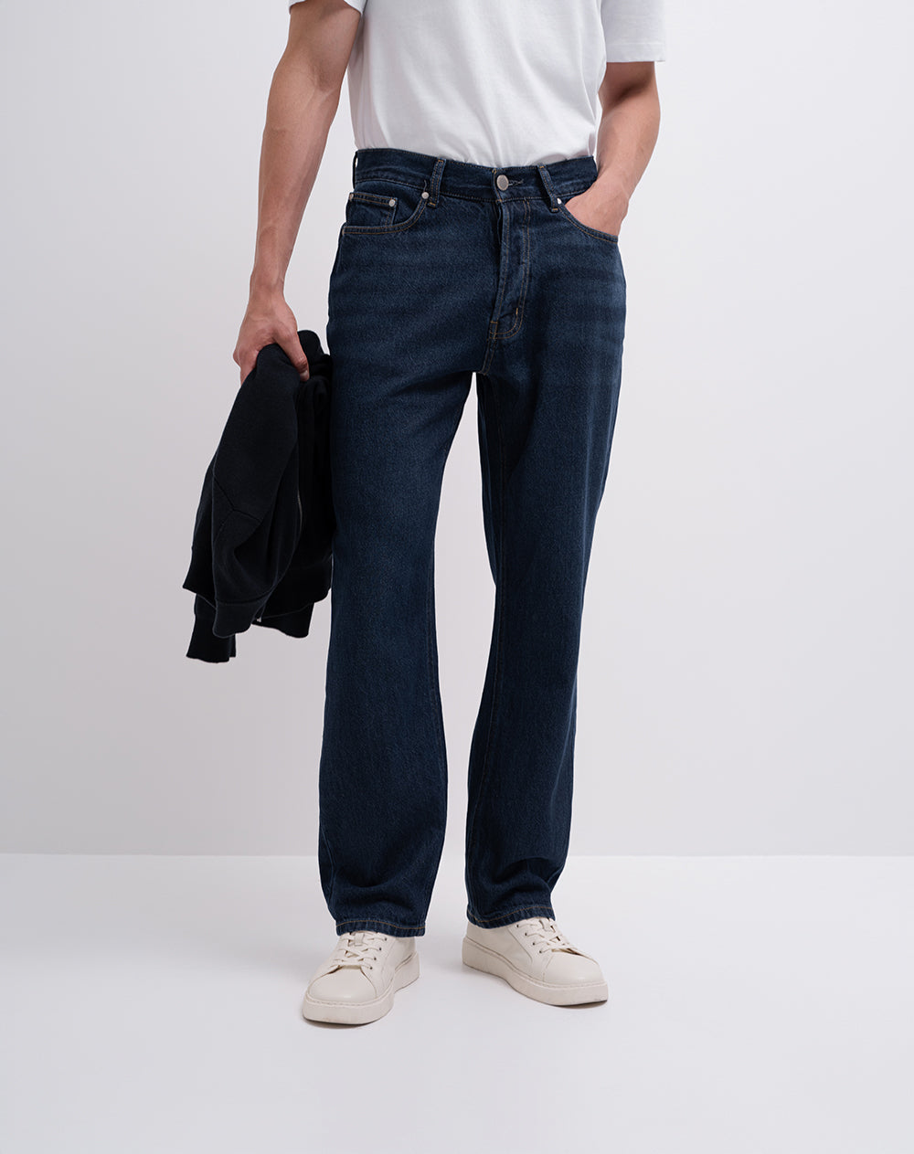 Jean recto índigo oscuro hombre