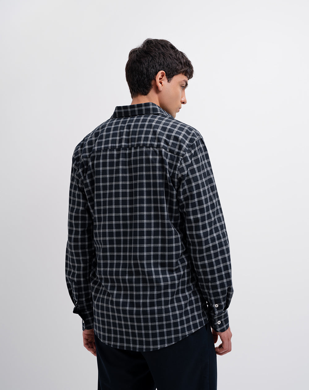 Camisa regular fit manga larga azul con cuadros