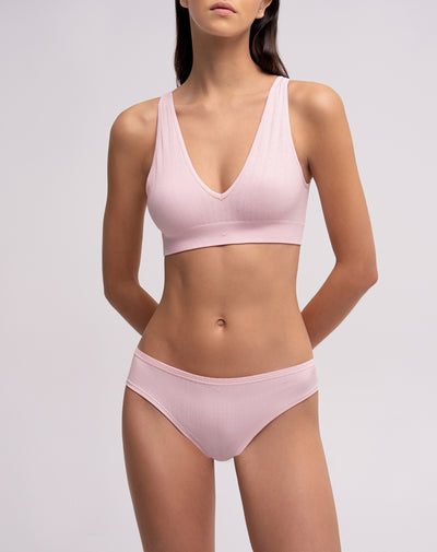 Panty brasilero en seamless tiro medio rosado