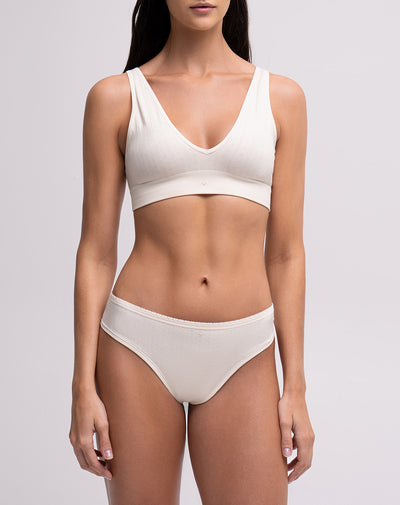 Panty brasilero en seamless tiro medio vainilla