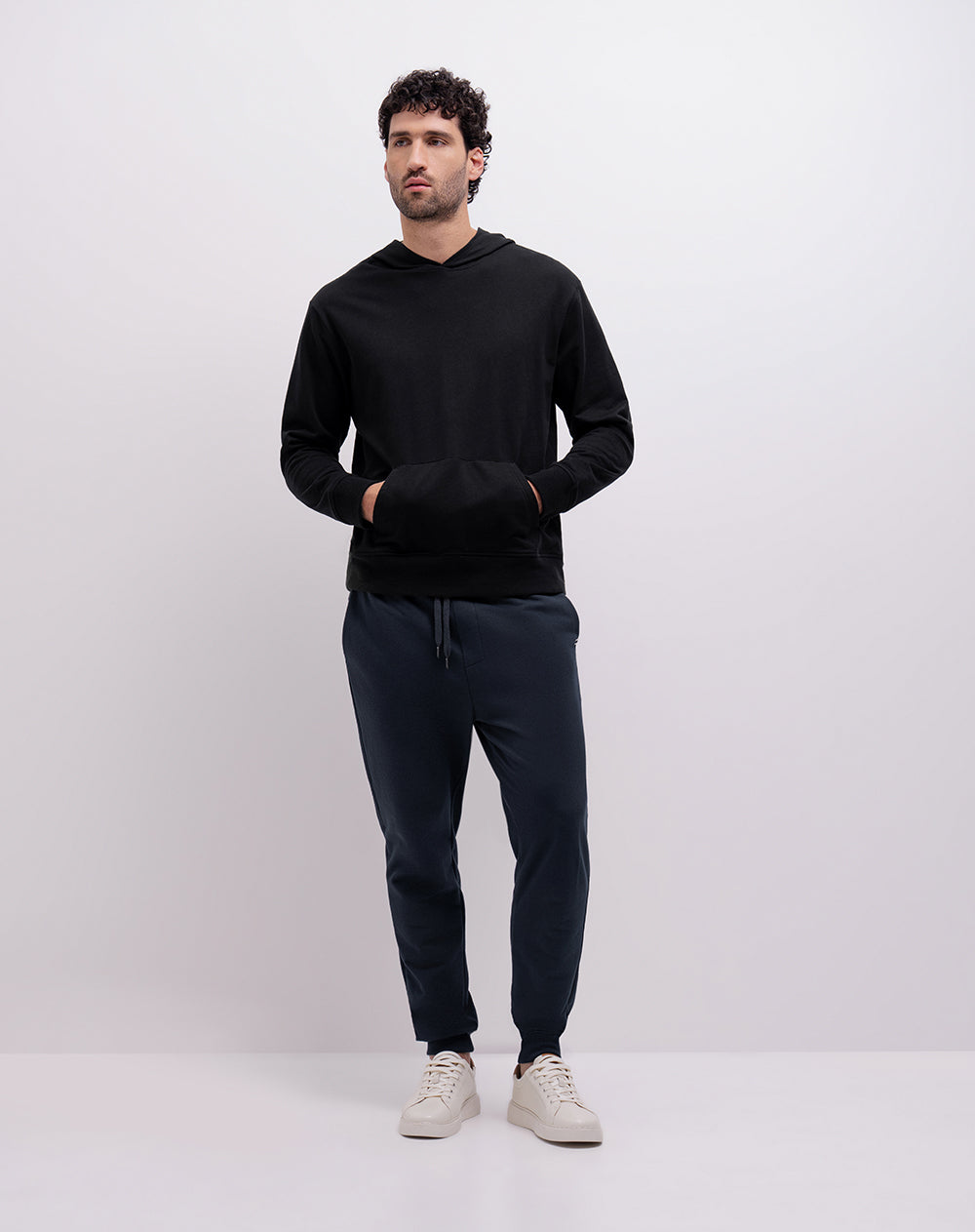 Jogger regular fit tiro medio azul