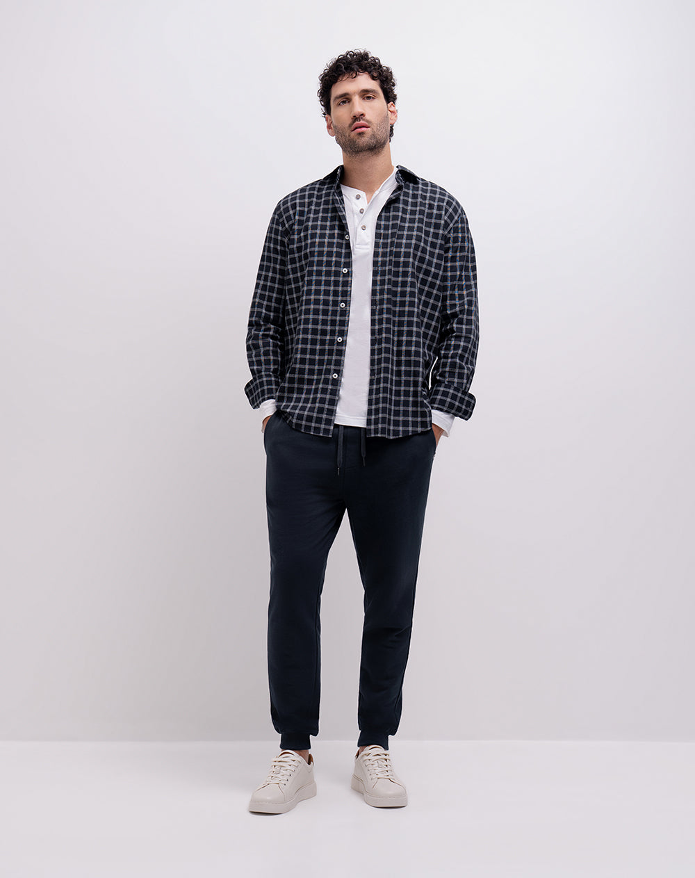 Jogger regular fit tiro medio azul