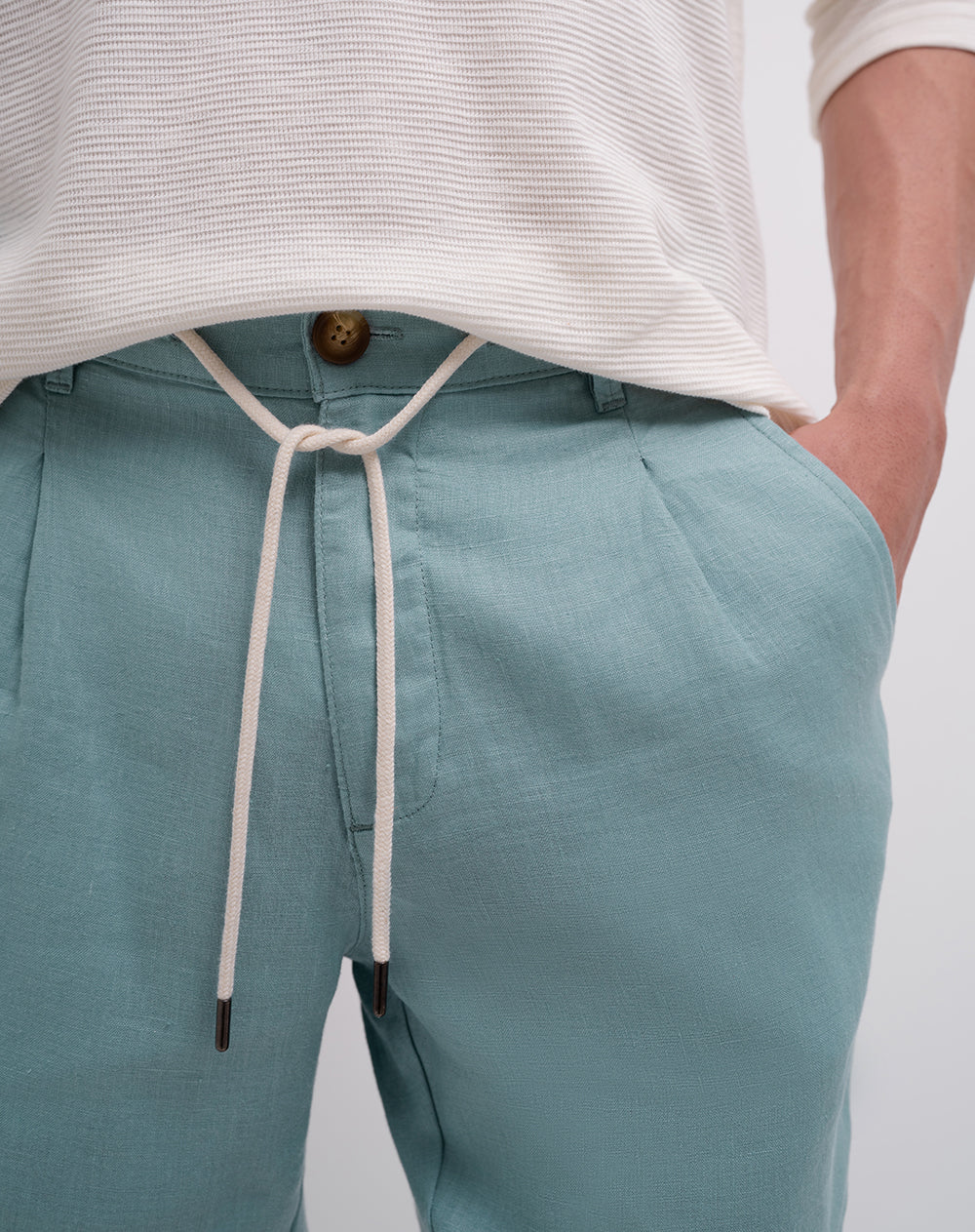 Bermuda regular fit en lino azul