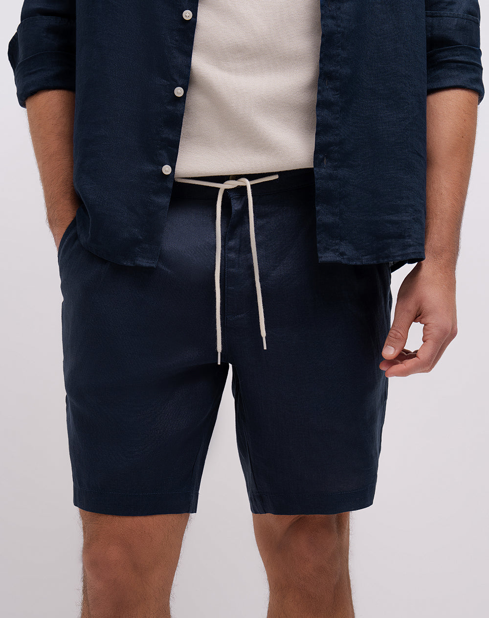 Bermuda regular lino azul hombre