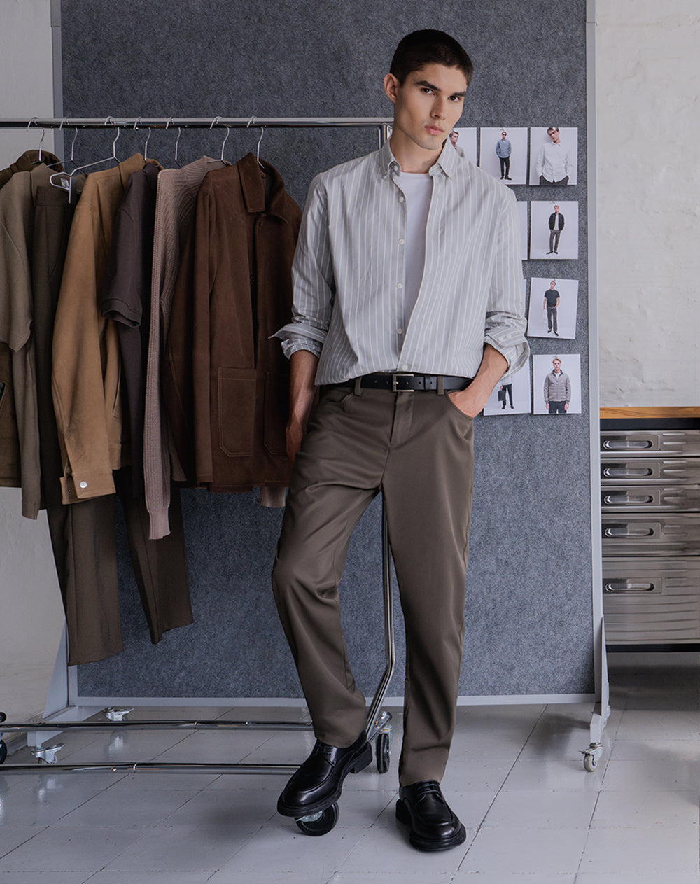 Pantalón chino regular verde hombre
