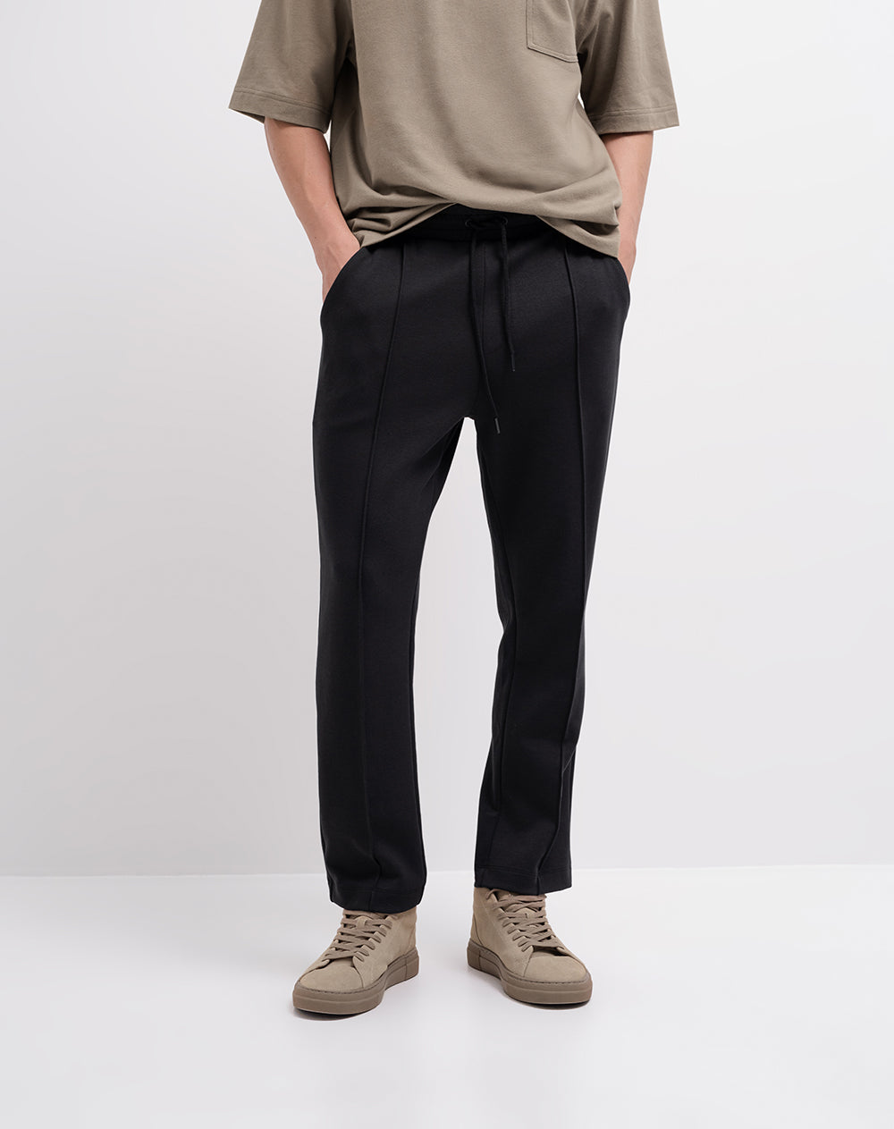 Pantalón confort regular negro hombre