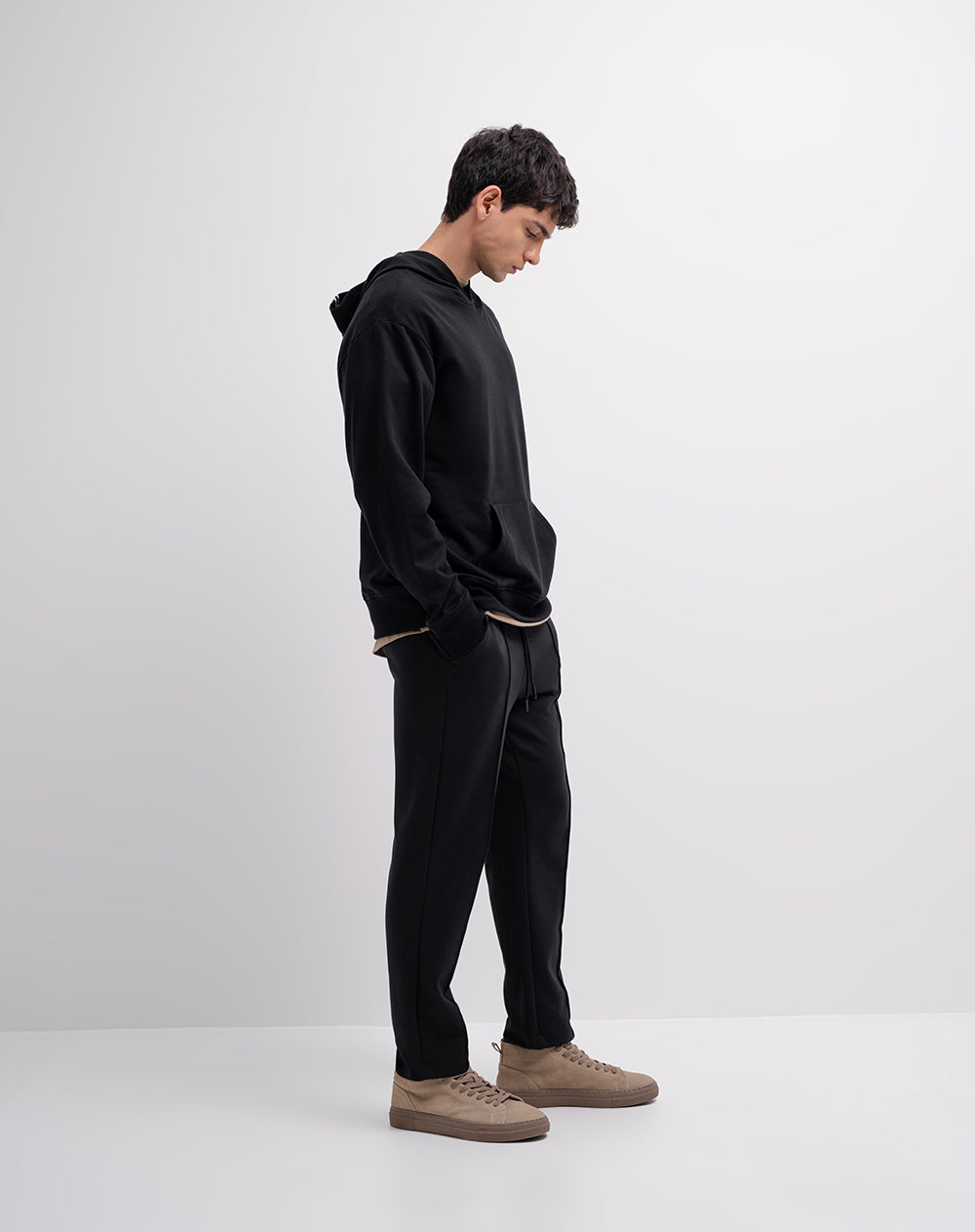Pantalón confort regular negro hombre