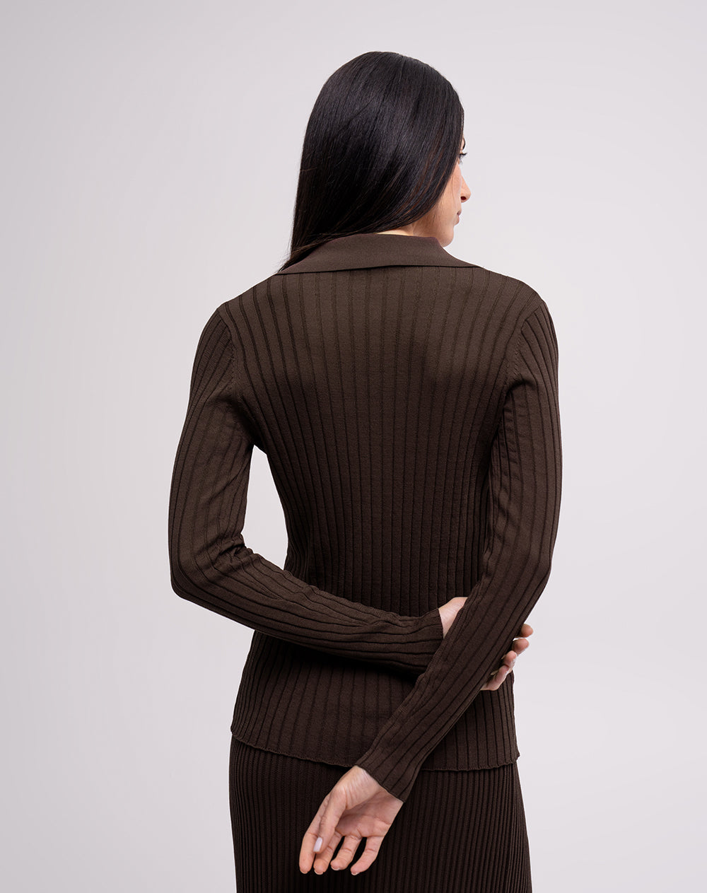 Suéter loose tejido café mujer
