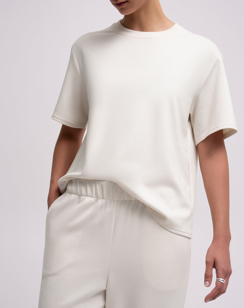 Jogger confort tiro medio habano mujer