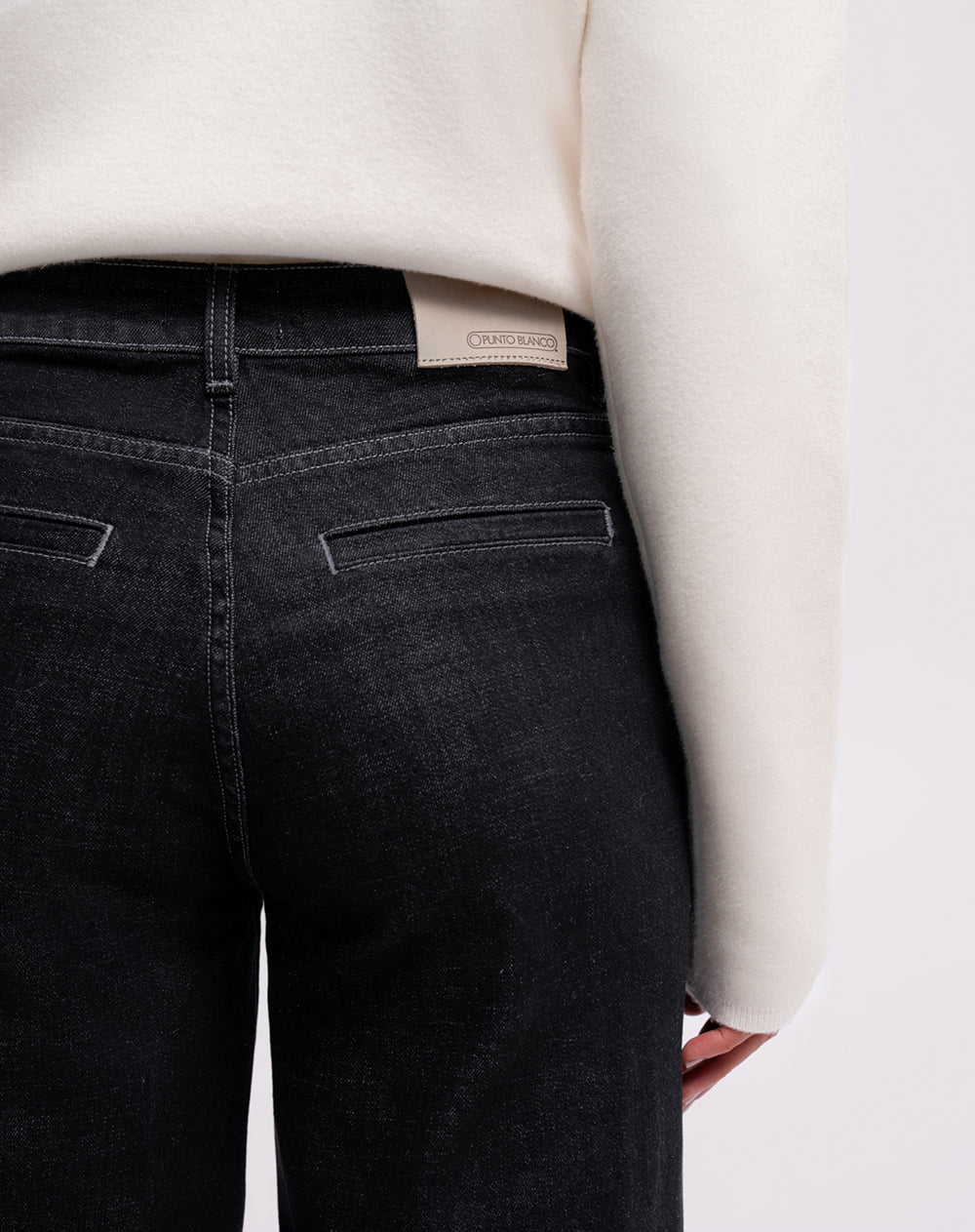 Jean wide leg fit tiro alto denim negro