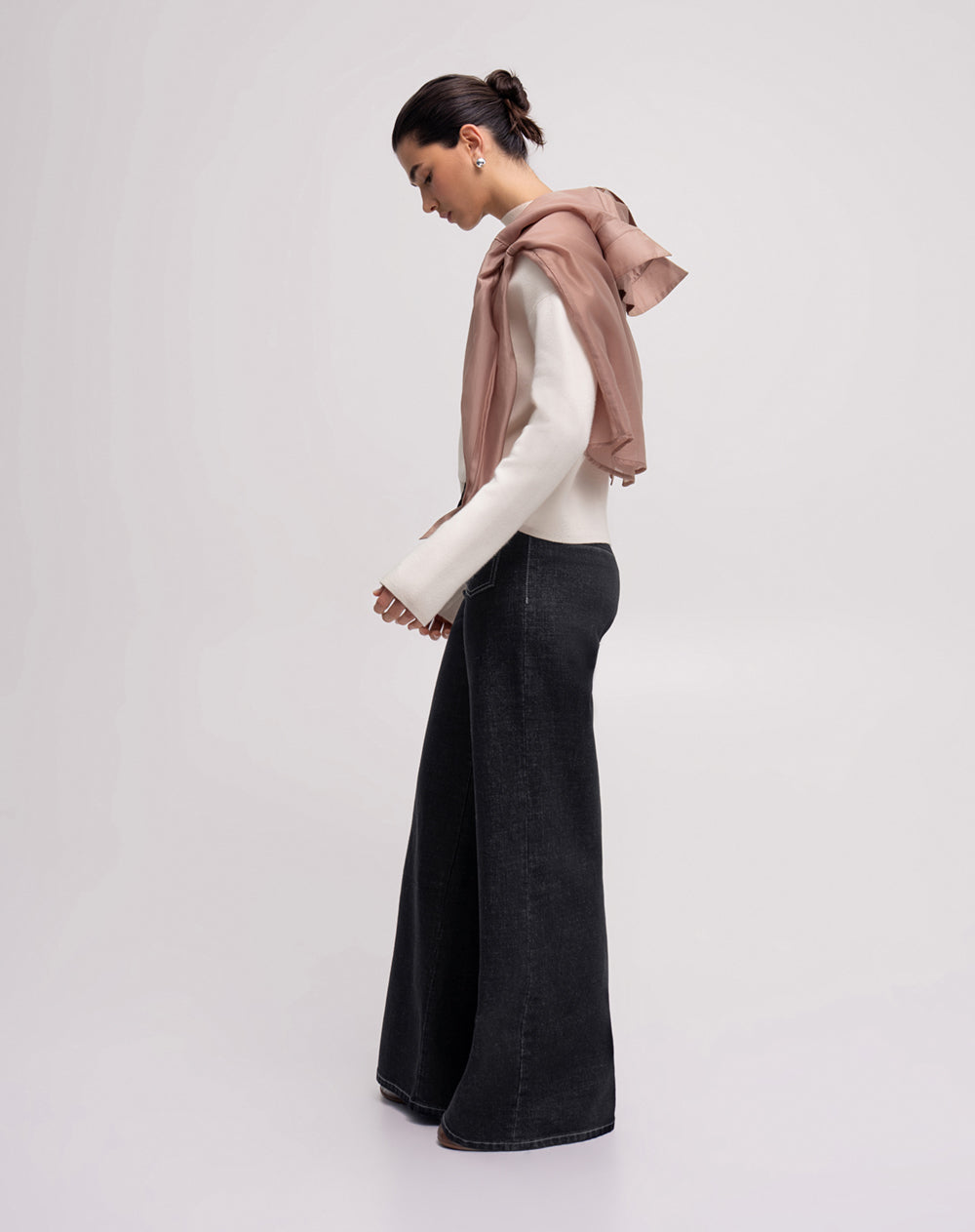 Jean wide leg fit tiro alto denim negro