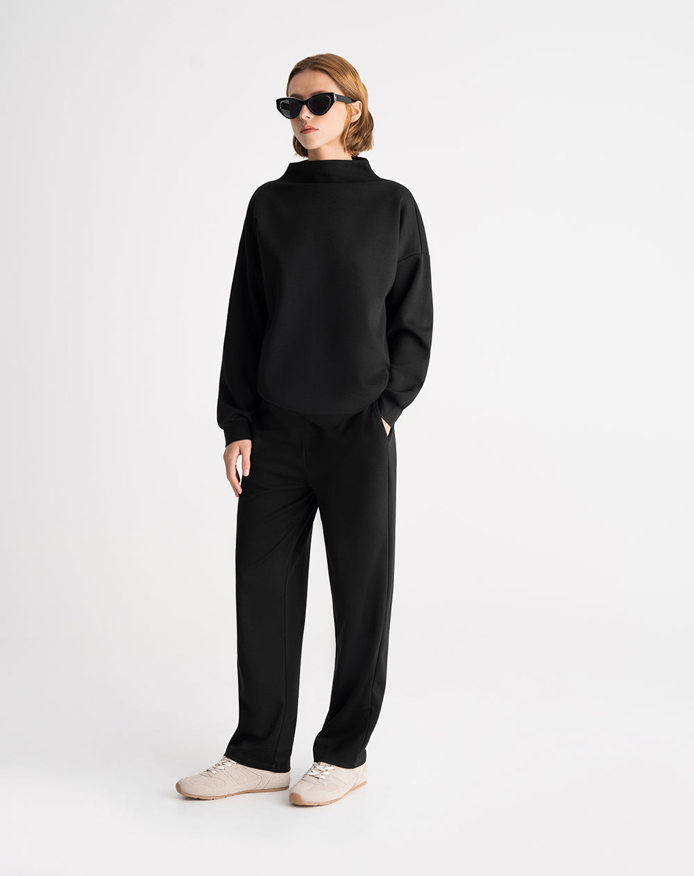 Pantalón recto tiro medio tacto suave negro mujer