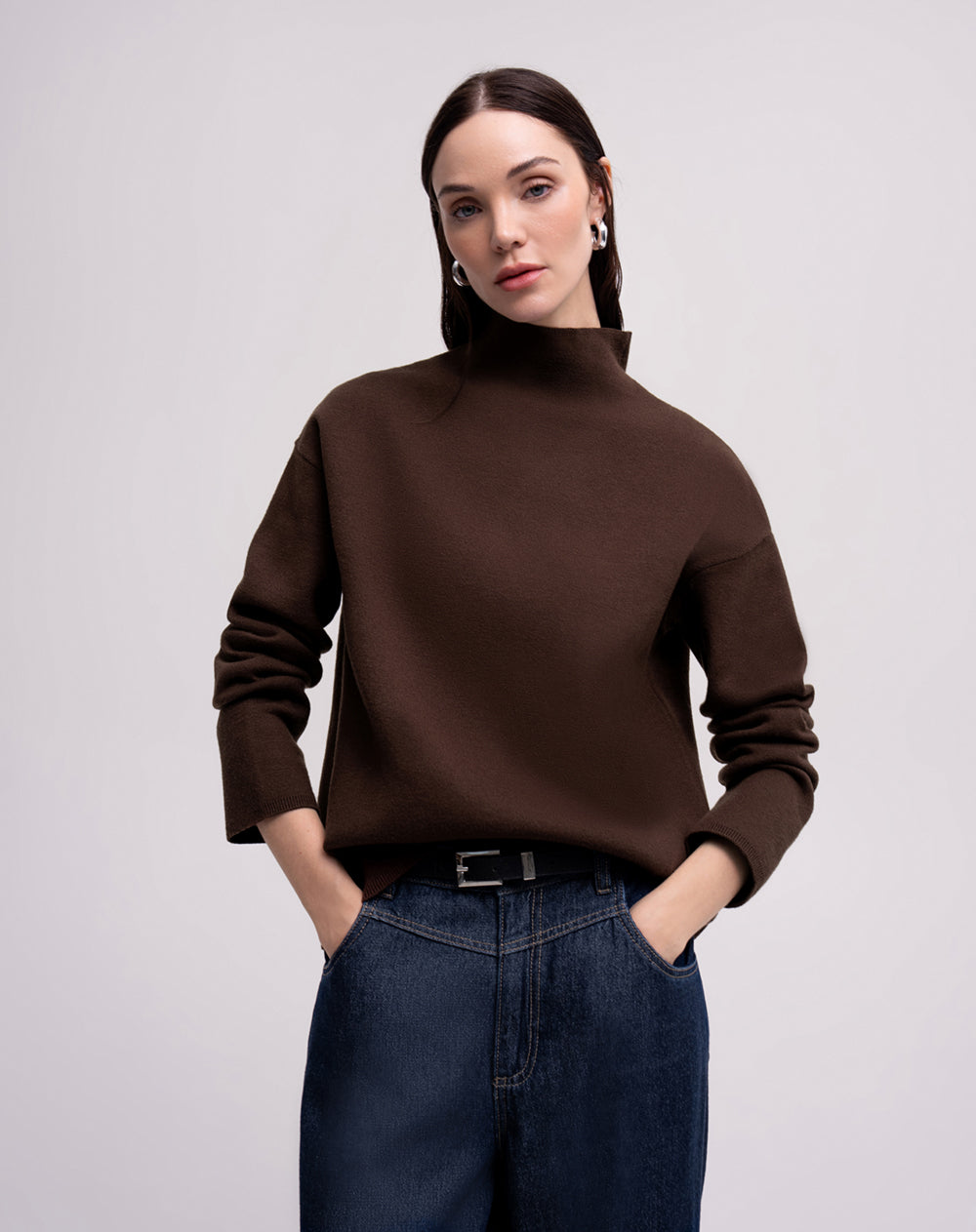 Suéter regular tejido de punto café mujer
