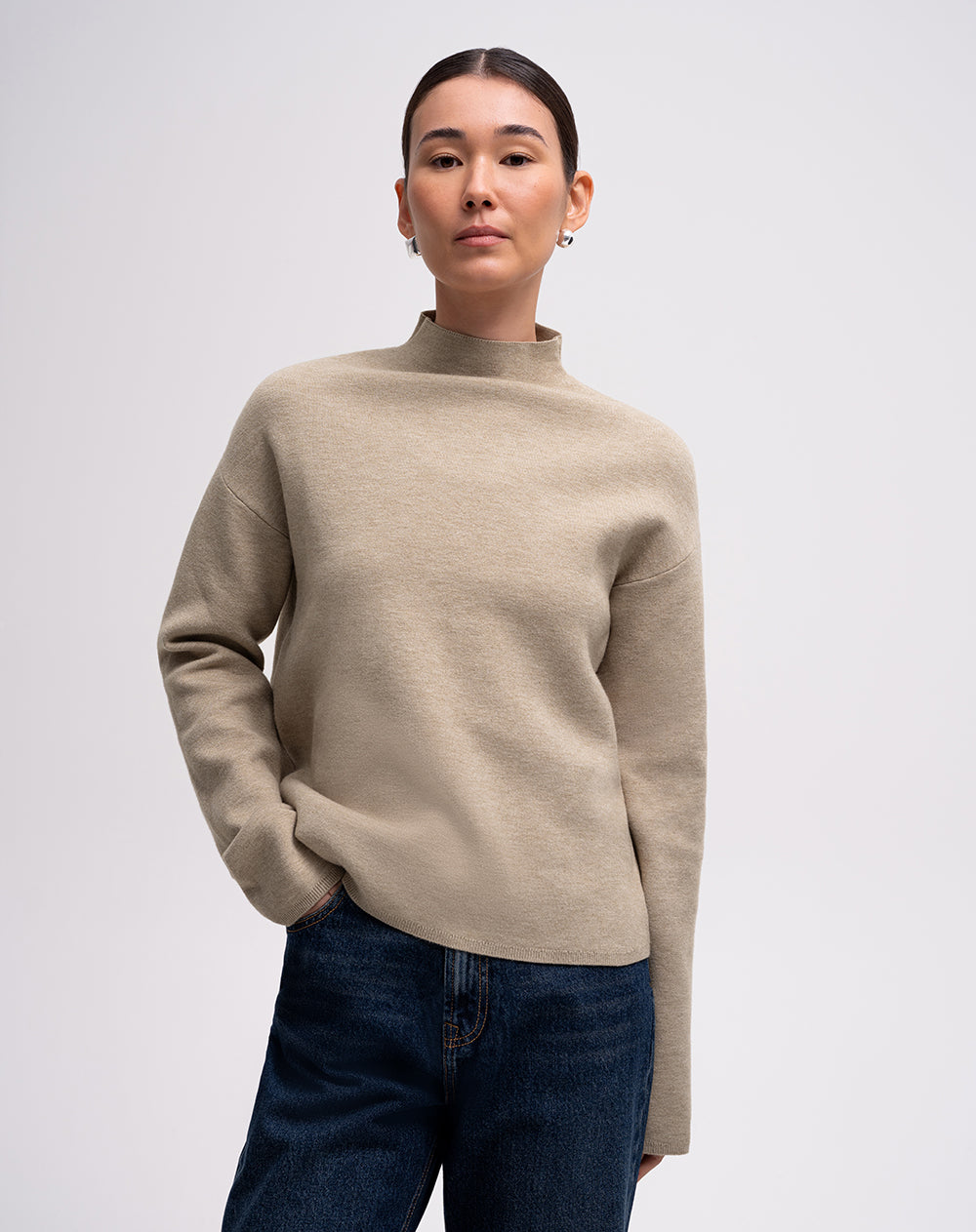 Suéter regular tejido de punto beige mujer