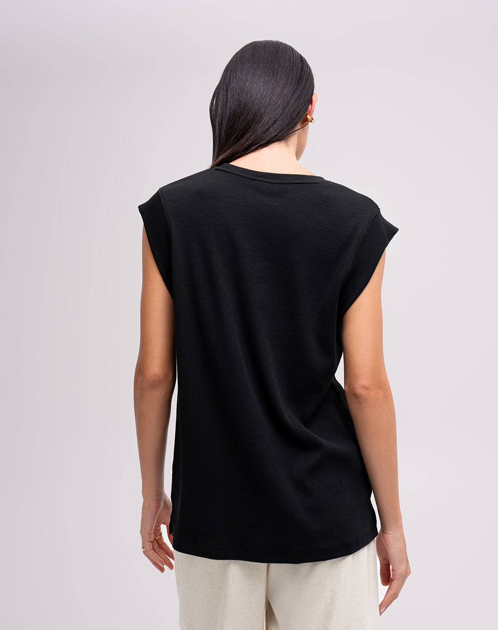 Camiseta regular rib algodón negra mujer