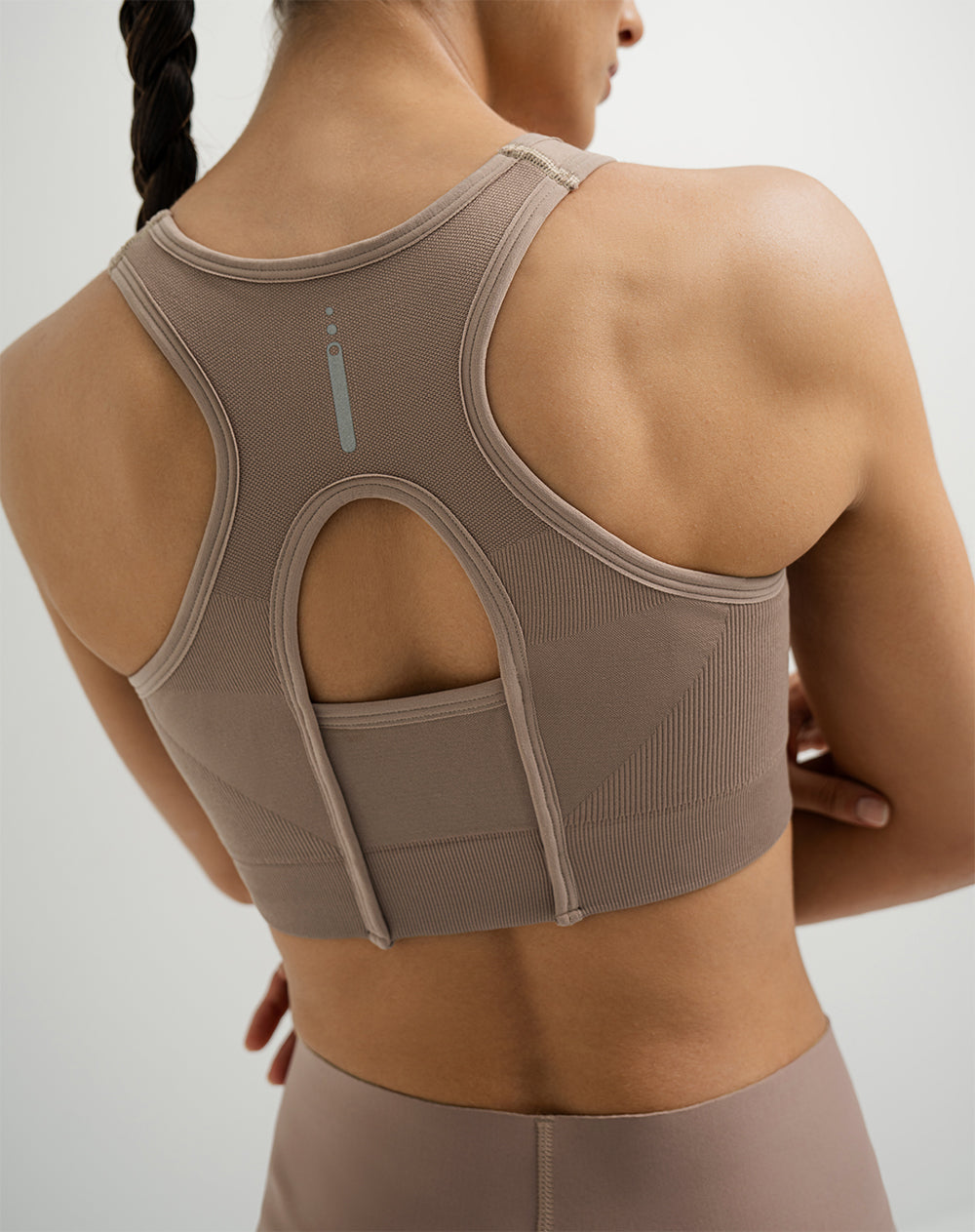 Top deportivo soporte alto seamless sin costura cáfe