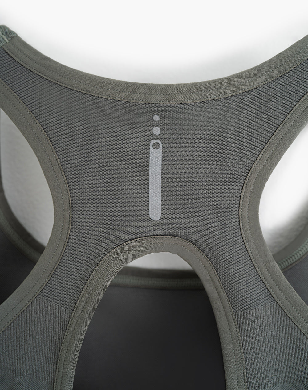 Top deportivo soporte alto seamless control humedad verde