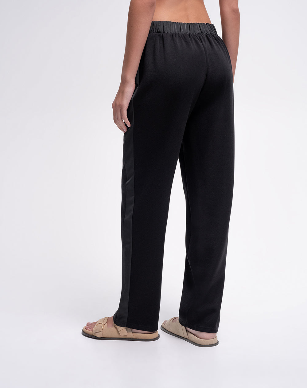 Pantalón confort tiro medio tacto suave negro mujer