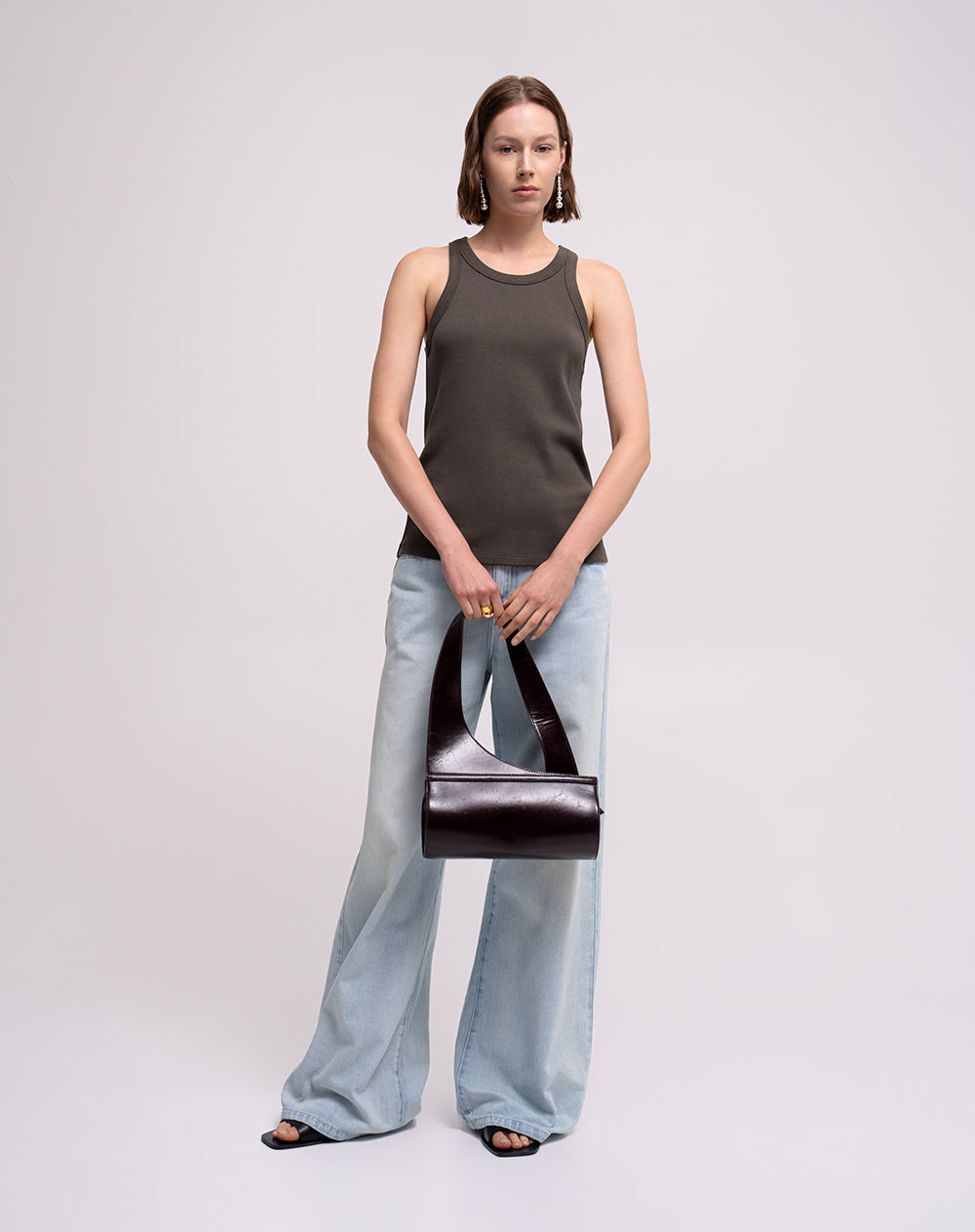 Camiseta esqueleto regular rib algodón café mujer