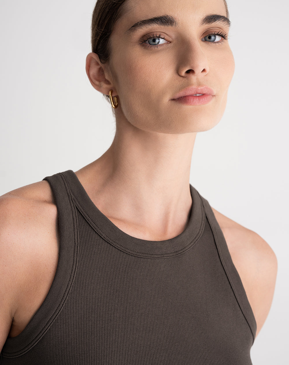 Camiseta slim fit café