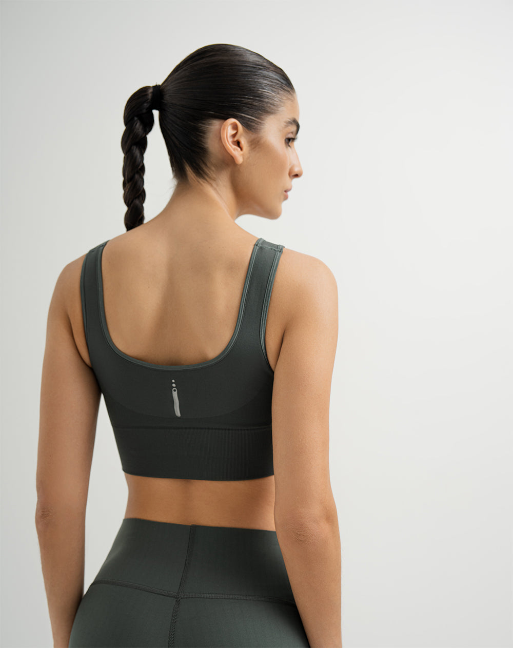 Top deportivo soporte alto seamless sin costura verde