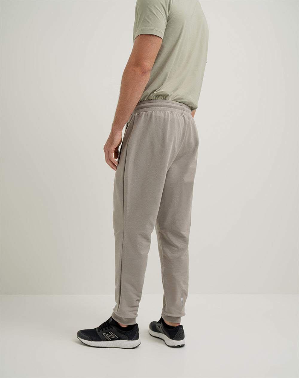 Jogger de algodón sostenible cáfe para hombre