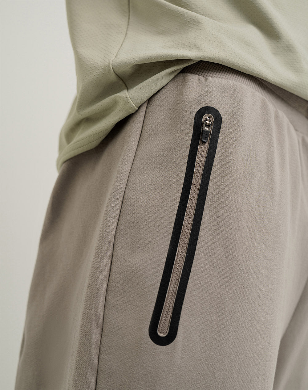 Jogger de algodón sostenible cáfe para hombre