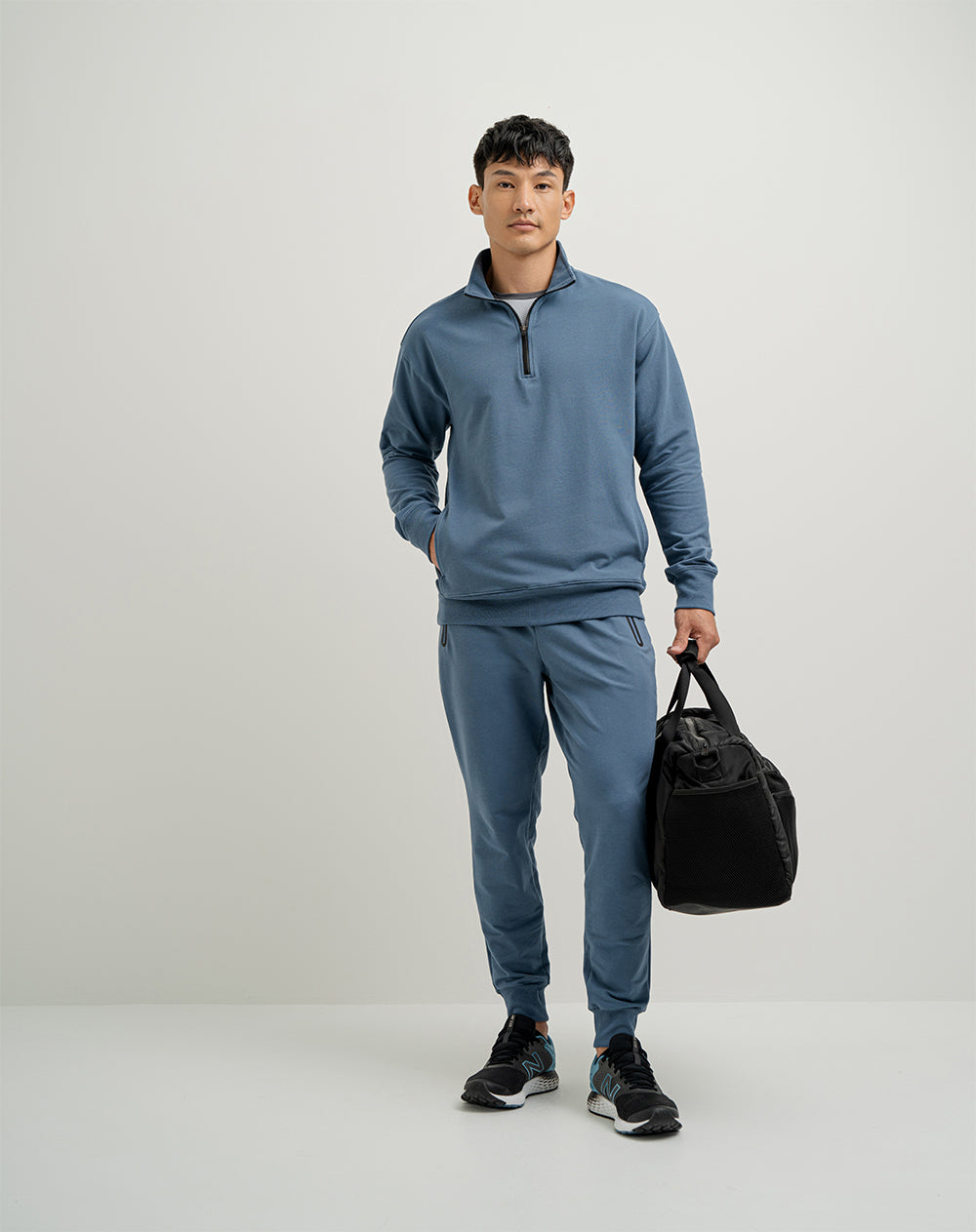 Jogger de algodón sostenible azul para hombre