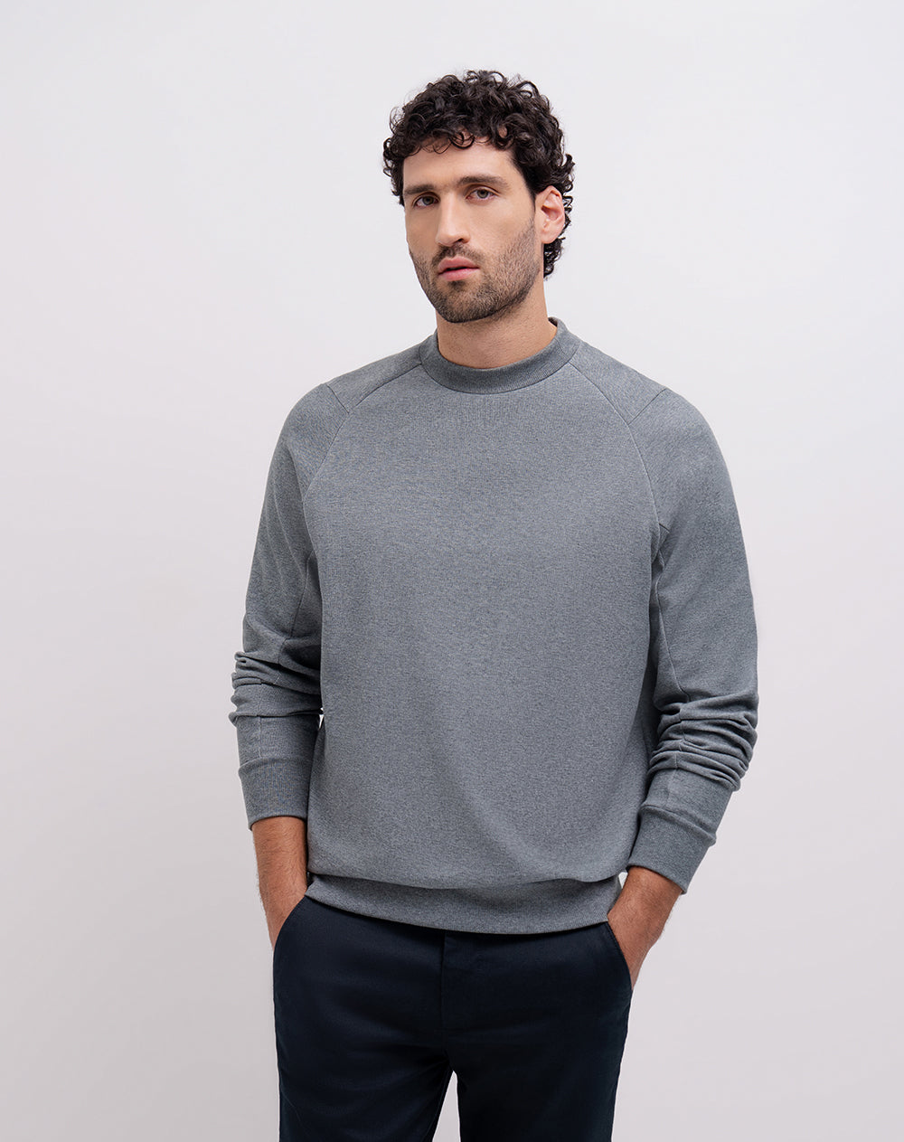 Buzo confort regular gris hombre