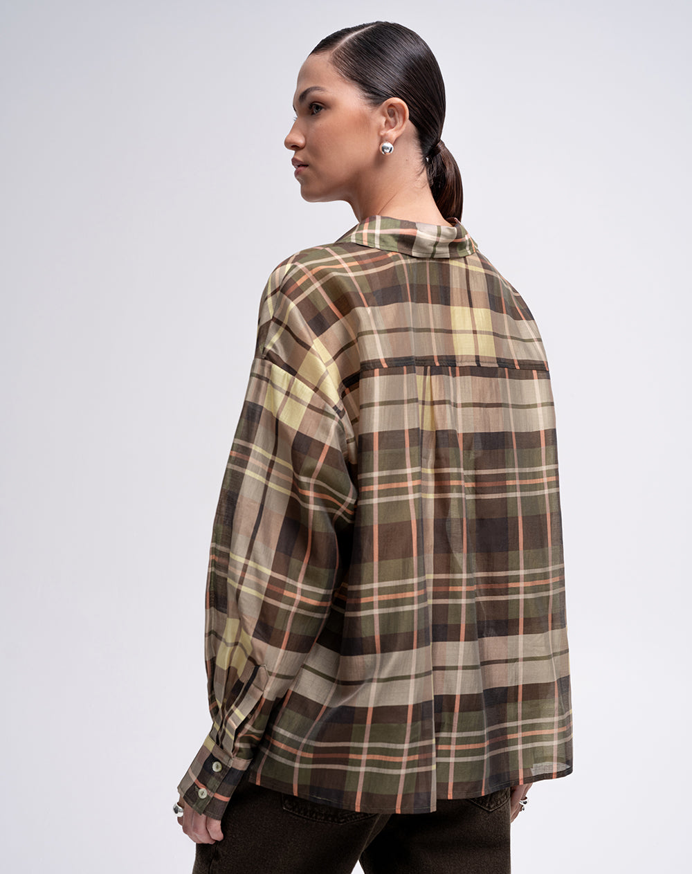 Camisa regular fit manga 3/4 verde