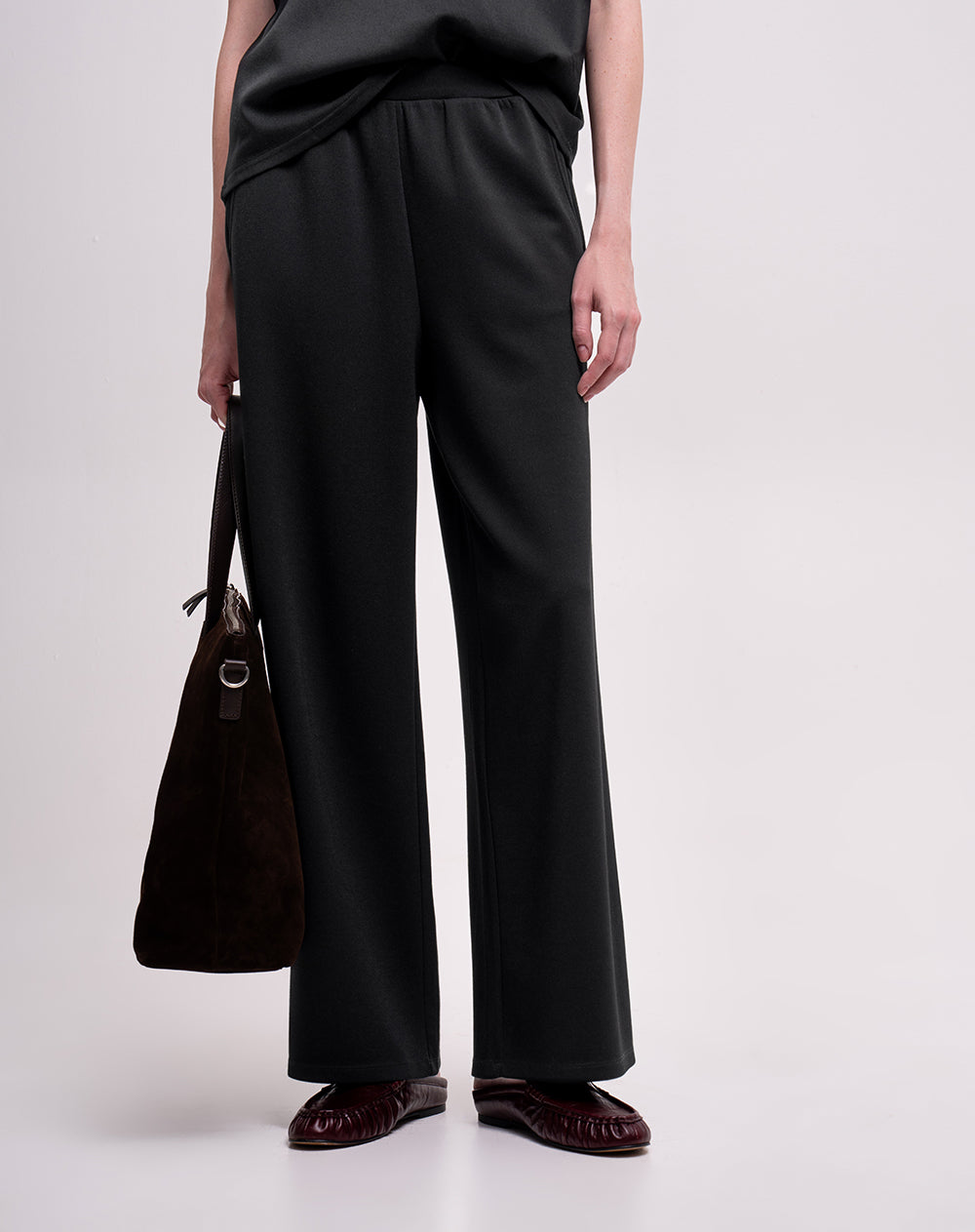Pantalón confort tiro alto tacto suave negro mujer