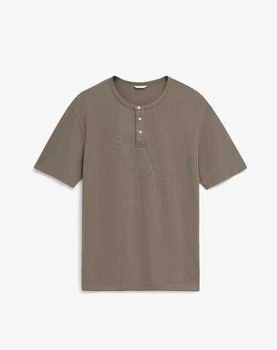 Camiseta regular fit manga corta café