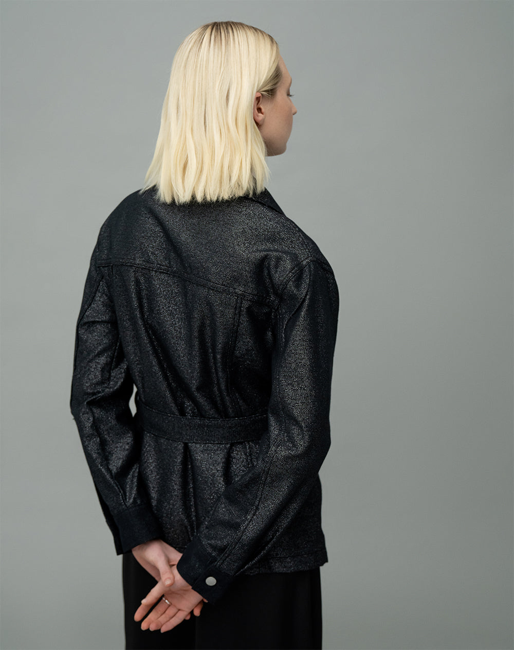 Chaqueta con brillo de denim negro