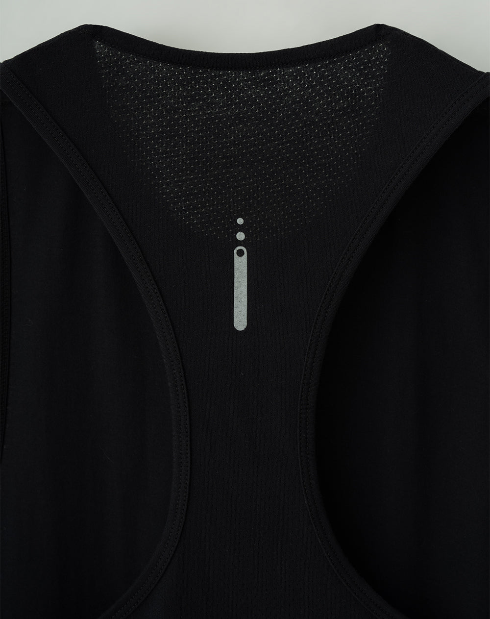 Camiseta regular fit negra