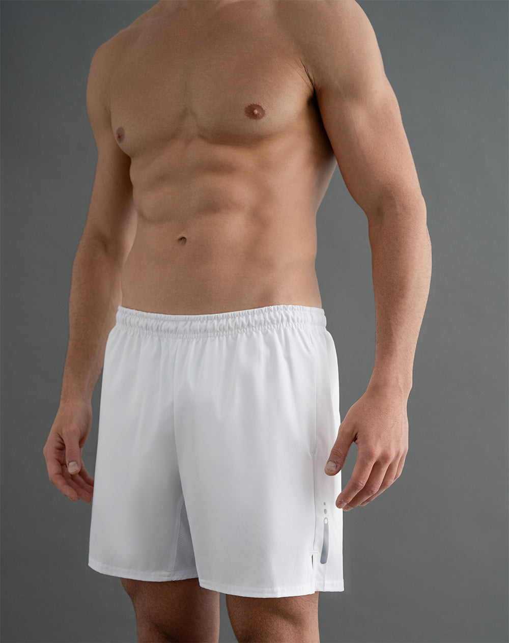 Pantaloneta deportiva con malla interna blanca para hombre