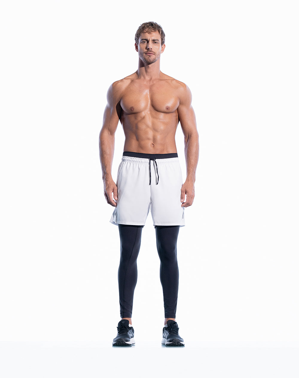 Pantaloneta deportiva con malla interna blanca para hombre