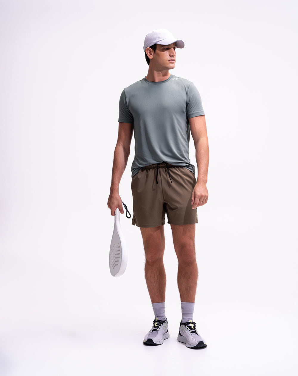 Pantaloneta deportiva malla interna café hombre