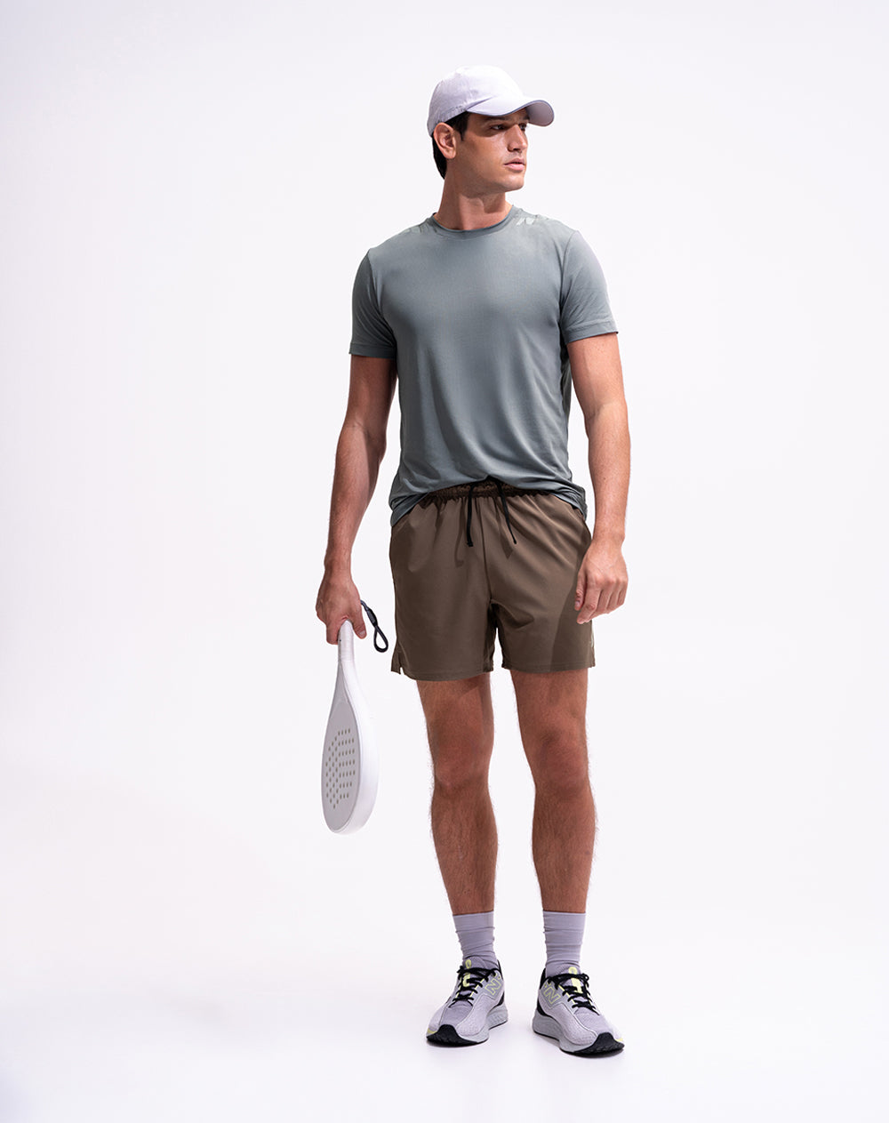 Pantaloneta deportiva malla interna café hombre