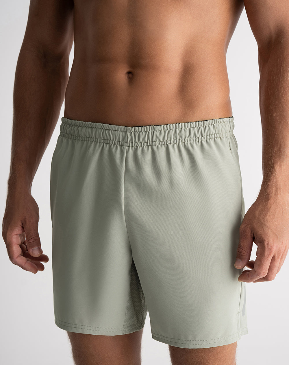 Pantaloneta deportiva malla interna verde hombre