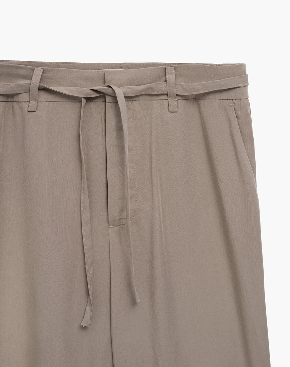 Pantalón straight fit tiro alto cafe