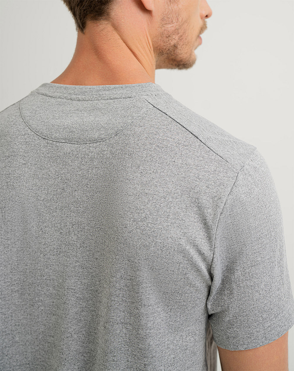 Camiseta deportiva  hombre trasnpirable gris