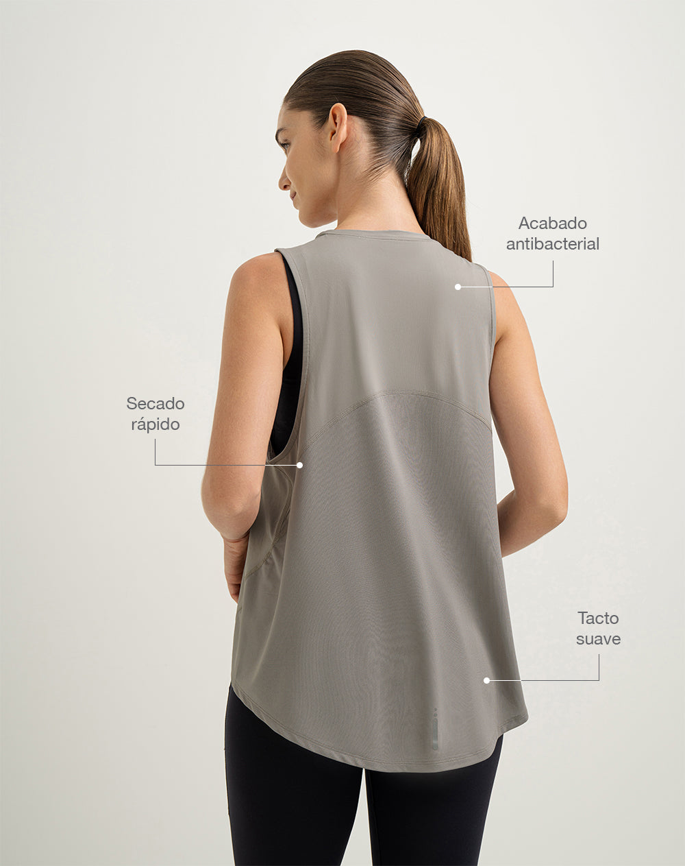 Camiseta esqueleto deportiva control humedad café mujer