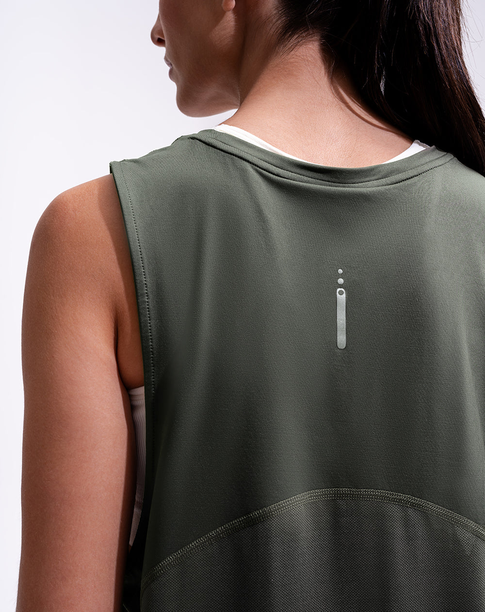 Camiseta esqueleto deportiva control humedad verde mujer