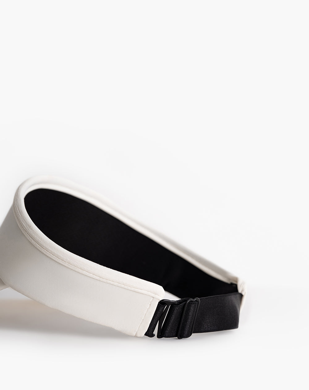 Visera con correa ajustable cruda