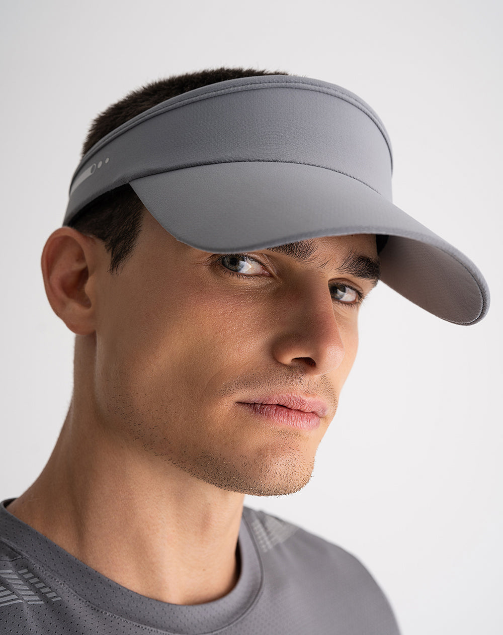 Visera deportiva gris unisex