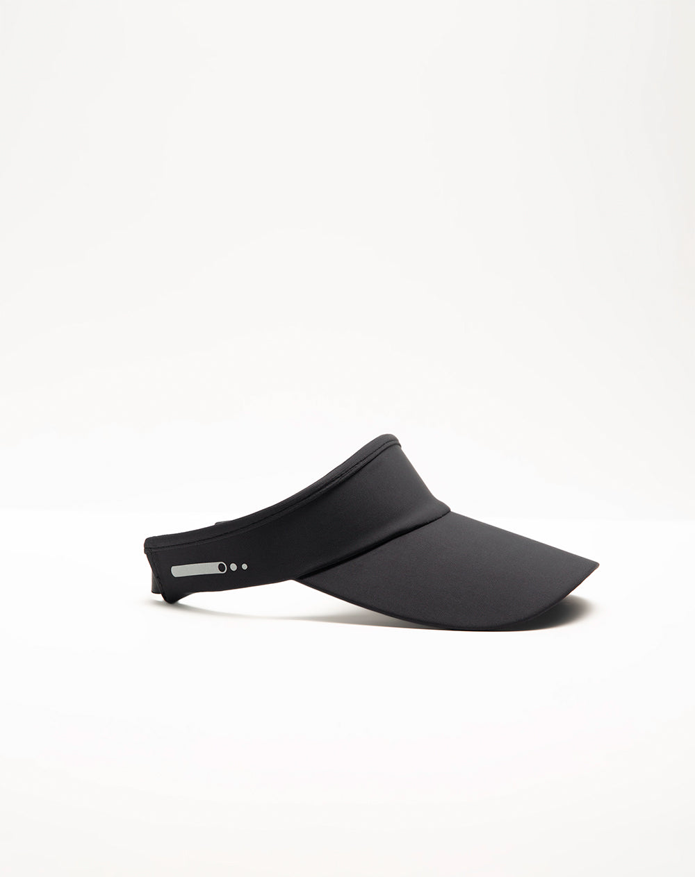 Visera con correa ajustable negra