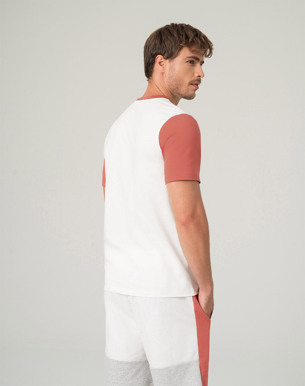 Camiseta relaxed fit manga corta habana con bloques
